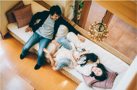 家でくつろぐイメージ